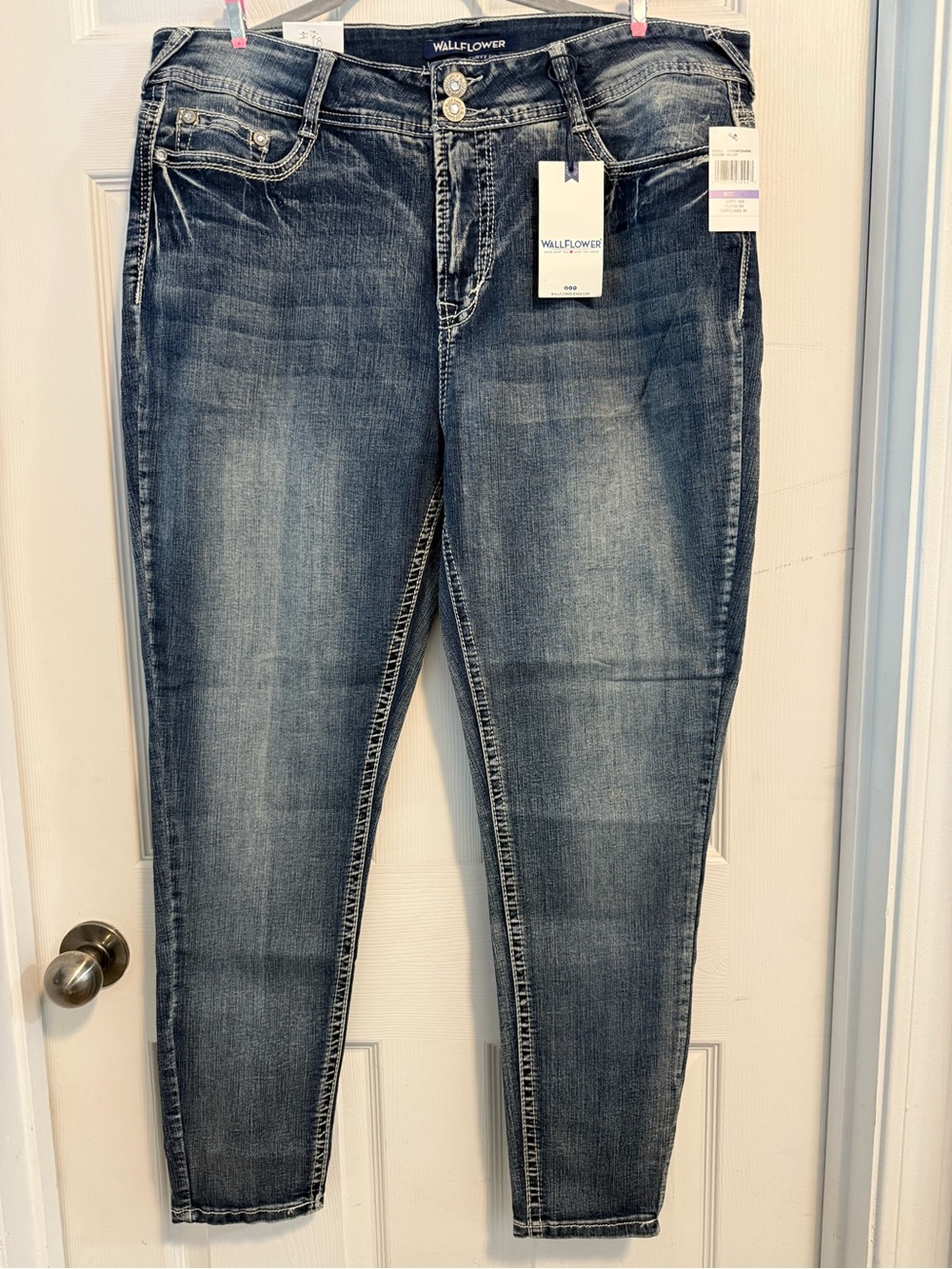 Wallflower Women's Mid-Rise Skinny Jeans - Blue Wash NWT